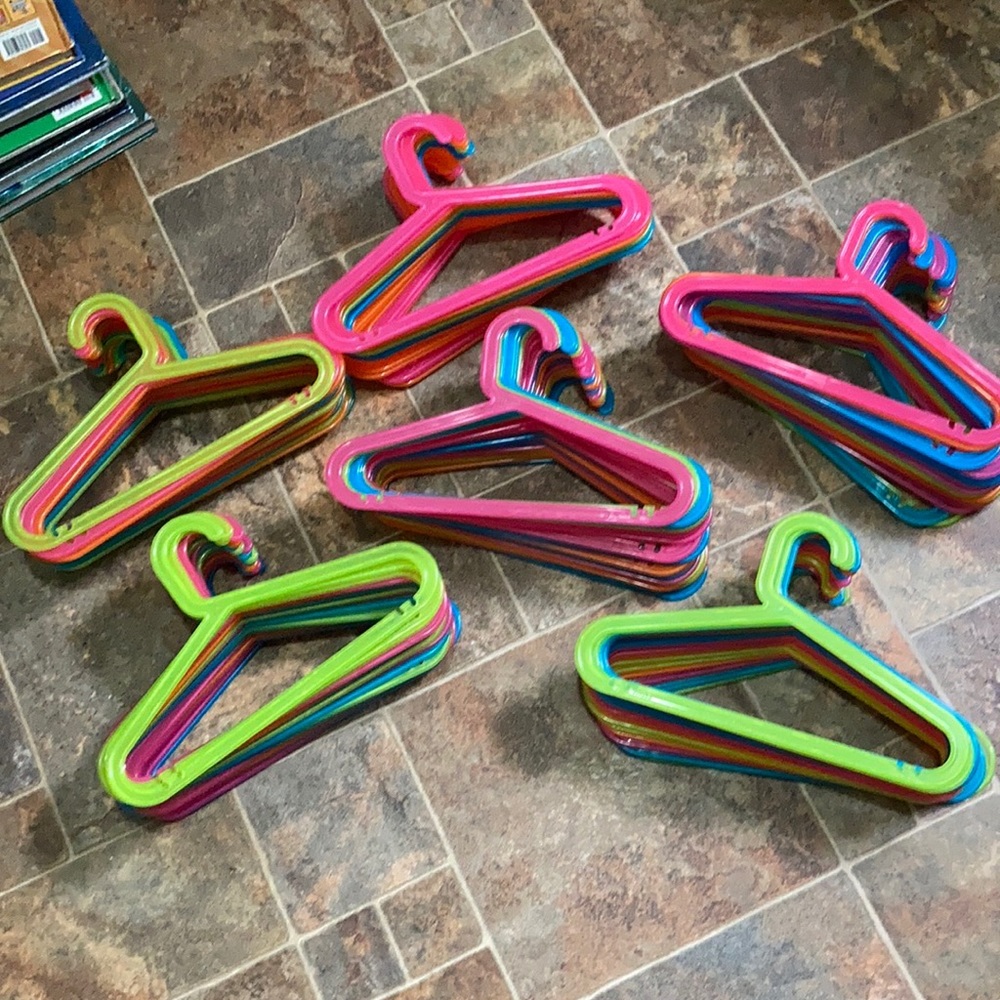 👍SOLD💜 100 IKEA kids hangers, multi-colour